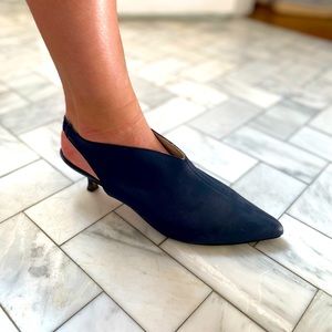 Classic style. Complements any outfit.